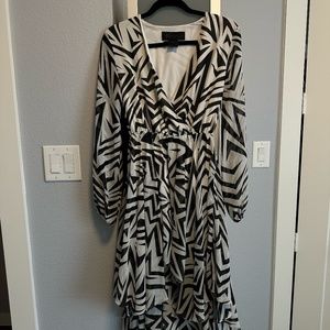 Kardashian High/Low Black & White Dress (Size XS)